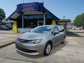 2017 CHRYSLER PACIFICA VAN V6, 3.6 LITER TOURING MINIVAN 4D