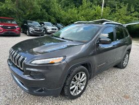 2018 JEEP CHEROKEE SUV V6, 3.2 LITER LIMITED SPORT UTILITY 4D at T&T Repairables - used car dealership in Spencer, Indiana.