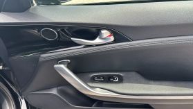 2019 Kia Stinger - Image 18
