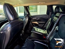2017 JEEP CHEROKEE SUV V6, 3.2 LITER LATITUDE SPORT UTILITY 4D