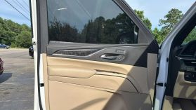 2021 Cadillac Escalade - Image 11
