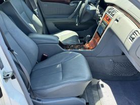 2001 MERCEDES-BENZ E-CLASS SEDAN V6, 3.2 LITER E 320 SEDAN 4D