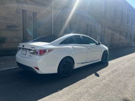 2015 HYUNDAI SONATA SEDAN 4-CYL, HYBRID, 2.4 LITER HYBRID LIMITED SEDAN 4D