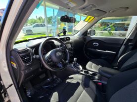 2017 Kia Soul+ Wagon 4d - Image 9