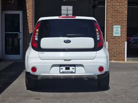 2017 Kia Soul+ Wagon 4d - Image 4