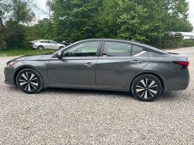 2022 NISSAN ALTIMA SEDAN 4-CYL, 2.5 LITER 2.5 SV SEDAN 4D at T&T Repairables - used car dealership in Spencer, Indiana.