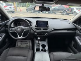 2020 Nissan Altima - Image 12