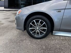 2017 Mitsubishi Lancer Es Sedan 4d - Image 14