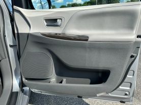 Used 2018 TOYOTA SIENNA VAN V6, 3.5 LITER XLE MINIVAN 4D - LA Auto Star located in Virginia Beach, VA