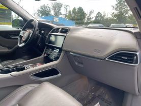 2017 Jaguar F-pace - Image 19