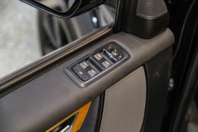 2016 Land Rover Lr4 - Image 40