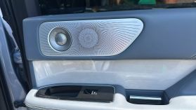 2020 Lincoln Navigator - Image 33