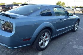 2006 Ford Mustang Gt Premium Coupe 2d - Image 5