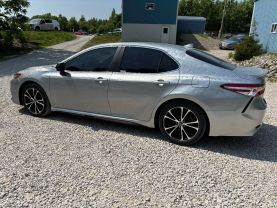 2020 TOYOTA CAMRY SEDAN 4-CYL, 2.5 LITER SE SEDAN 4D at T&T Repairables - used car dealership in Spencer, Indiana.