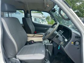 1999 TOYOTA HIACE VAN 1KZ-TE AMBULANCE