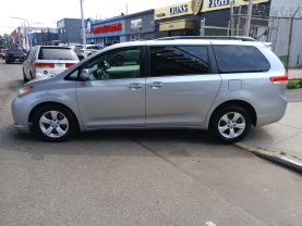 2014 TOYOTA SIENNA