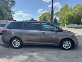 2016 TOYOTA SIENNA VAN V6, 3.5 LITER XLE MINIVAN 4D