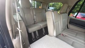2015 Lincoln Navigator - Image 24