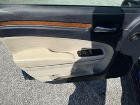 2015 CHRYSLER 300 SEDAN V8, HEMI, 5.7 LITER 300C PLATINUM SEDAN 4D