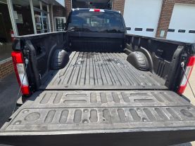 2017 Ford F350 Super Duty Crew Cablariat Pickup 4d 8 Ft - Image 9