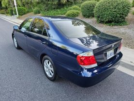 2005 TOYOTA CAMRY XLE SEDAN 4D