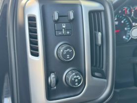 2017 GMC SIERRA 1500 CREW CAB PICKUP V8, ECOTEC3, 5.3 LITER SLT PICKUP 4D 5 3/4 FT