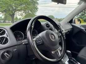 2017 VOLKSWAGEN TIGUAN LIMITED SUV 4-CYL, TURBO, 2.0 LITER 2.0T 4MOTION SPORT UTILITY 4D