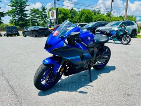 2024 YAMAHA YZF-R7 SPORTBIKES - -