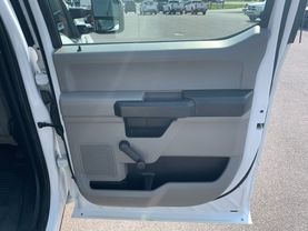 2019 FORD F250 SUPER DUTY CREW CAB 8FT KNAPHEIDE SERVICE BED TRUCK SERVICE/UTILITY TRUCKS V8, FLEX FUEL, 6.2 LITER XL PICKUP 4D 8 FT - Eddies Auto Sales