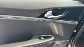 2019 Kia Stinger - Image 15