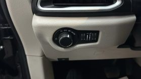 2020 CHRYSLER VOYAGER