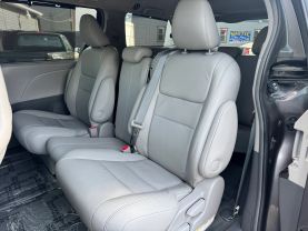 2016 TOYOTA SIENNA VAN V6, 3.5 LITER XLE MINIVAN 4D