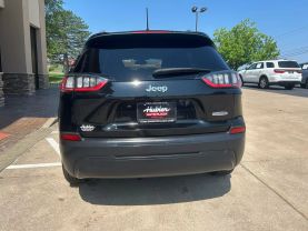2019 JEEP CHEROKEE SUV 4-CYL, ZERO EVAP, 2.4 LITER LATITUDE SPORT UTILITY 4D