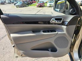 2011 JEEP GRAND CHEROKEE SUV V6, FLEX FUEL, 3.6 LITER LAREDO SPORT UTILITY 4D
