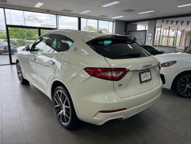 2017 MASERATI LEVANTE SUV V6, TWIN TURBO, 3.0 LITER SPORT UTILITY 4D