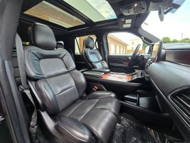 2019 Lincoln Navigatorreserve Sport Utility 4d - Image 12