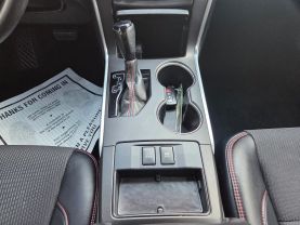 2016 Toyota Camry Hybrid - Image 17