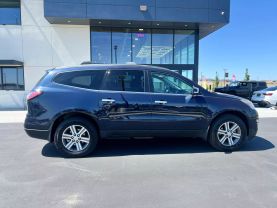 2017 CHEVROLET TRAVERSE SUV V6, 3.6 LITER LT SPORT UTILITY 4D - The Auto Lot