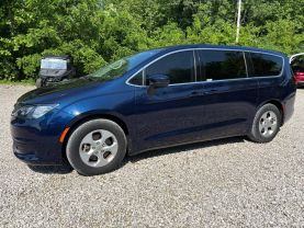 2017 CHRYSLER PACIFICA VAN V6, 3.6 LITER LX MINIVAN 4D at T&T Repairables - used car dealership in Spencer, Indiana.