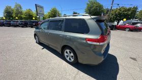 2012 TOYOTA SIENNA
