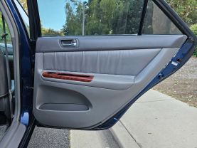 2005 TOYOTA CAMRY XLE SEDAN 4D