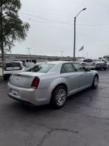 2019 CHRYSLER 300