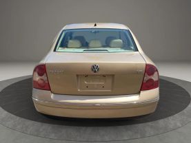 2001 VOLKSWAGEN PASSAT (NEW) SEDAN V6, 2.8 LITER GLX SEDAN 4D