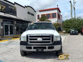 2006 Ford F450 Super Duty Regular Cab & Chassis - Image 2