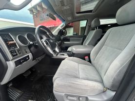 2015 TOYOTA SEQUOIA SUV V8, FLEX FUEL, 5.7 LITER SR5 SPORT UTILITY 4D
