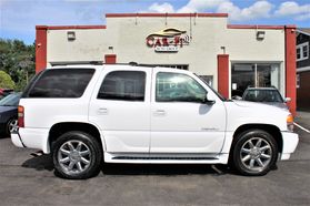 2001 GMC YUKON SUV V8, 6.0 LITER DENALI SPORT UTILITY 4D