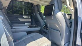 2020 Lincoln Navigator - Image 34