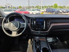 2022 VOLVO XC60 SUV 4-CYL, DRIVE-E, TURBO, 2.0 LITER B5 MOMENTUM SPORT UTILITY 4D