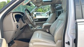 2016 Lincoln Navigator - Image 16