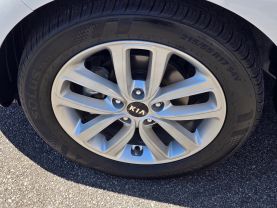 2017 Kia Soul+ Wagon 4d - Image 29